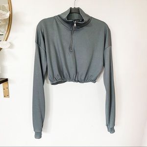 PrettyLittleThing Long Sleeve Crop